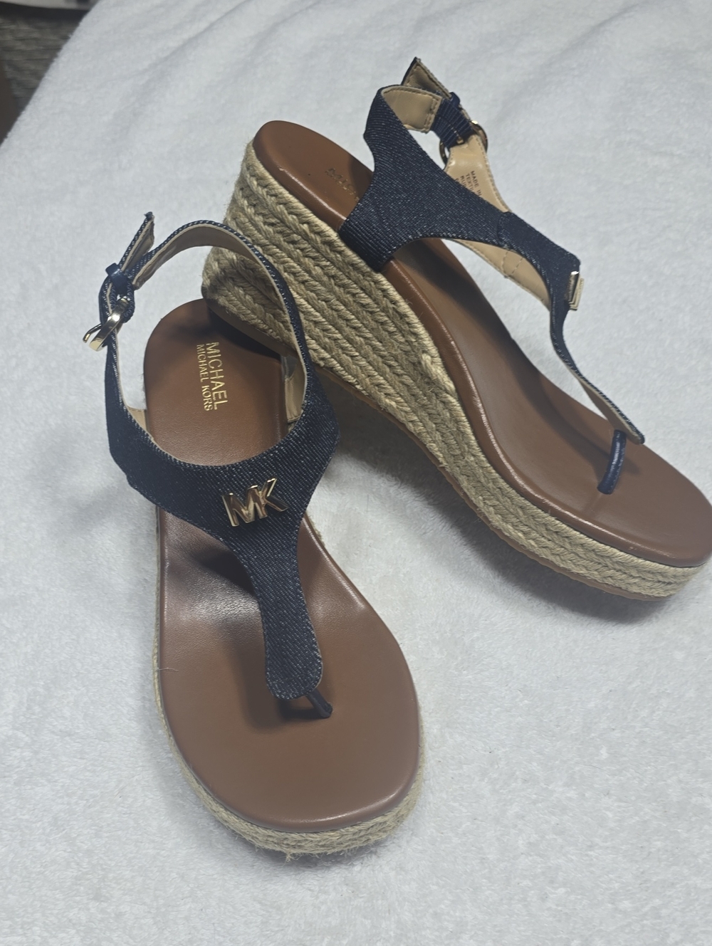 EUC Michael Michael Kors Laney Thong Wedge Sandal